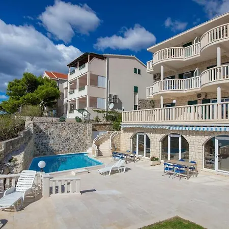 Apartment Aria With Private Heated Pool