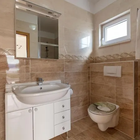 Aria With Private Heated Pool Apartment